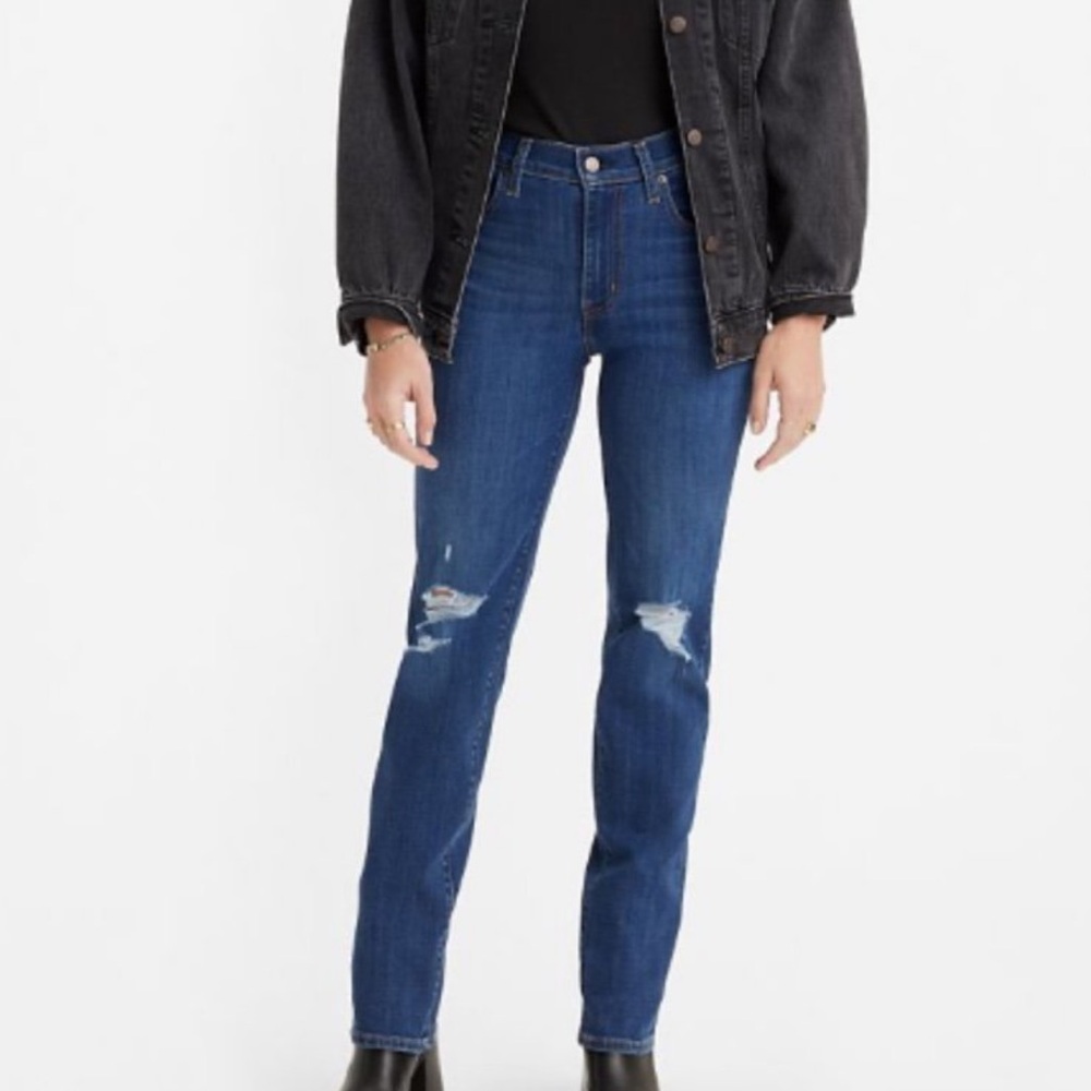 Levi’s 724 High-rise Slim Straight Size 30x32~New in packaging ($70)